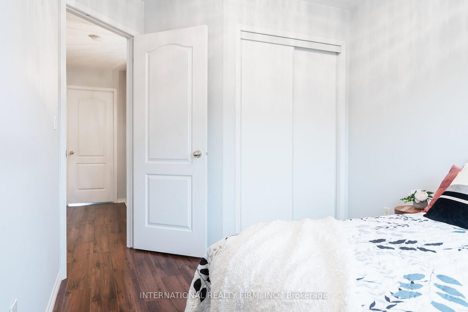4881 CAPRI Crescent • Burlington, ON photo 29