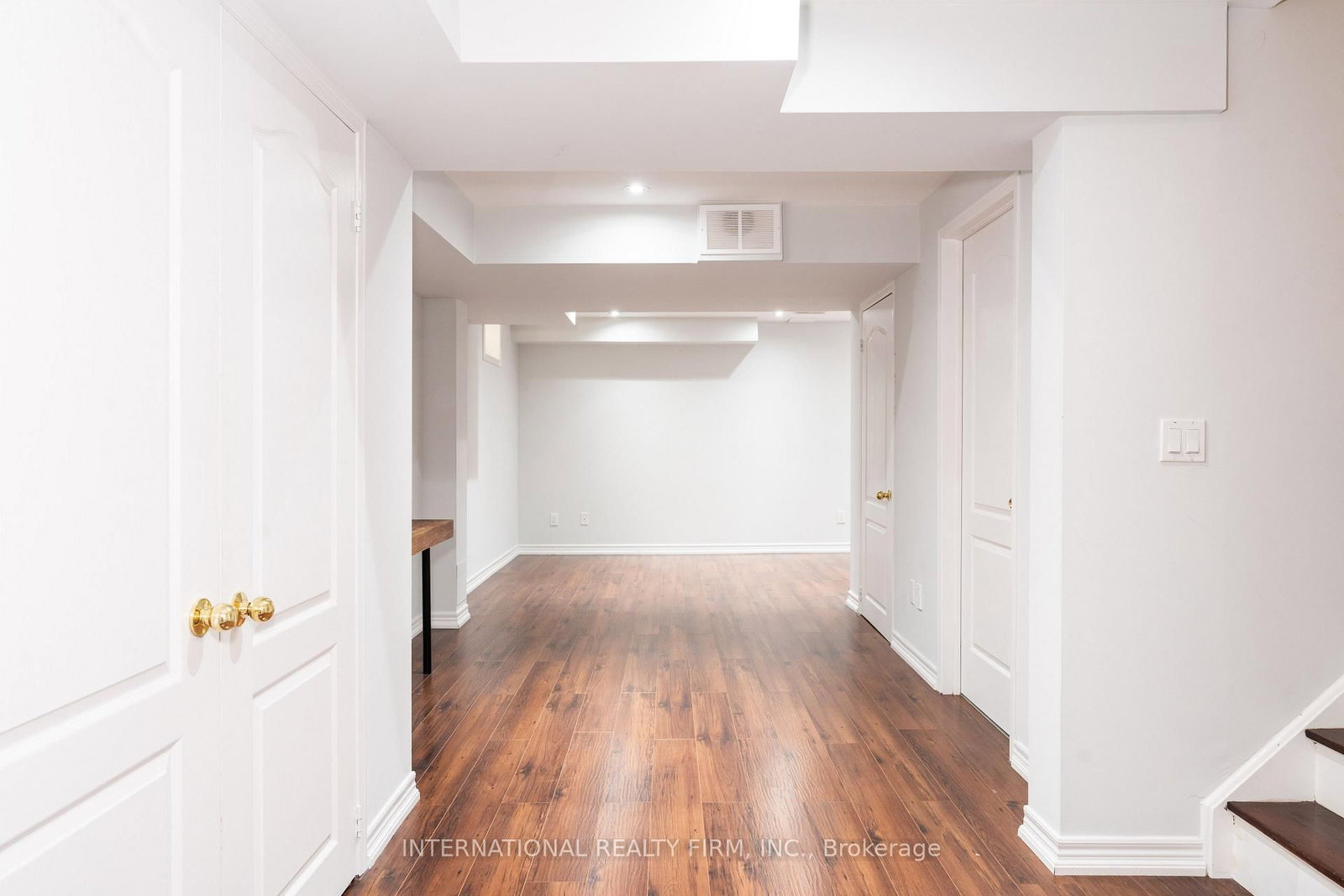 4881 CAPRI Crescent • Burlington, ON photo 37