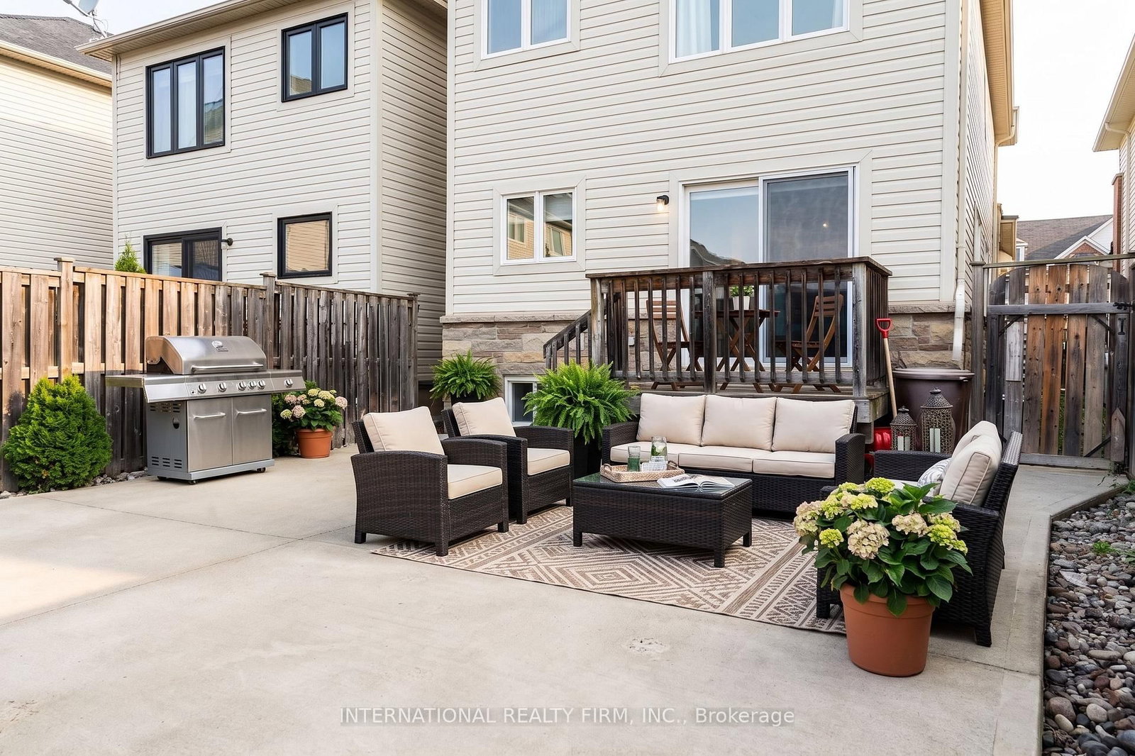 4881 CAPRI Crescent • Burlington, ON photo 41