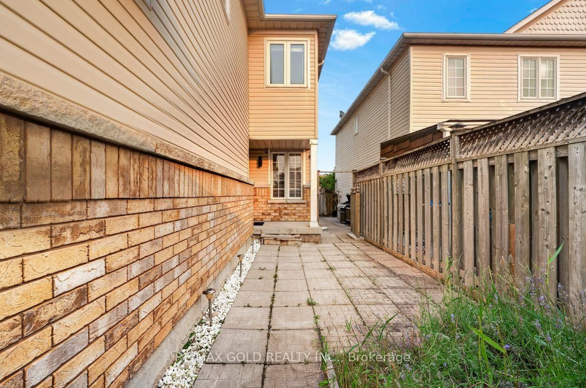 1110 DAVIS Lane • Milton, ON photo 35