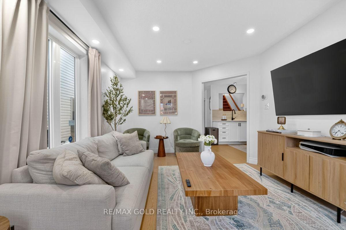 1110 DAVIS Lane • Milton, ON photo 4