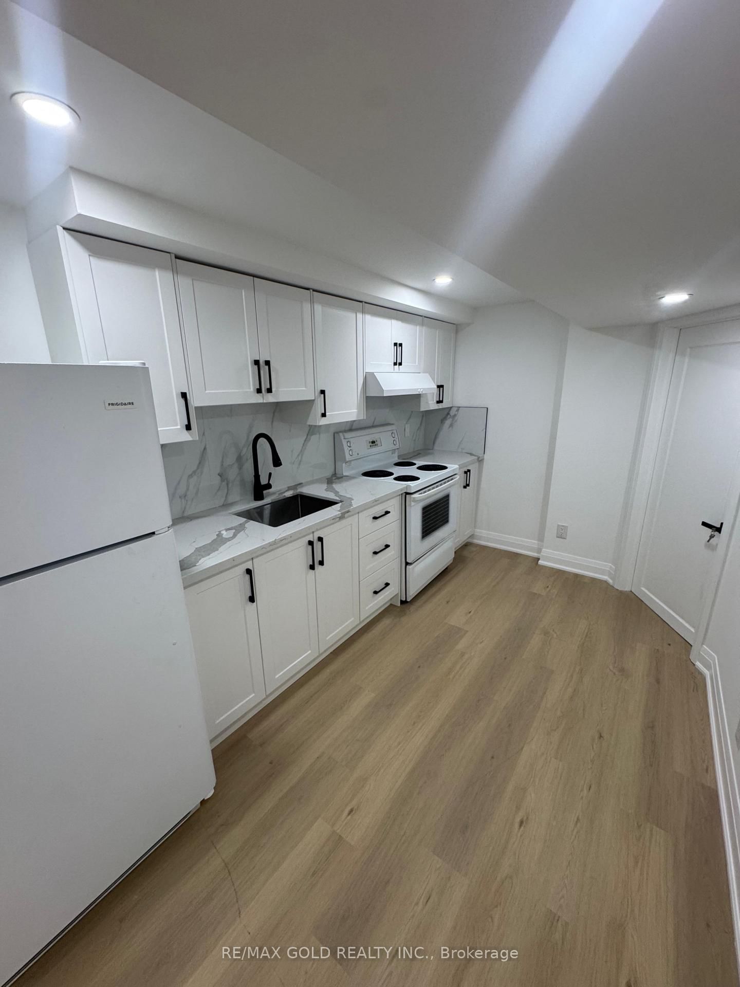 1110 DAVIS Lane • Milton, ON photo 43