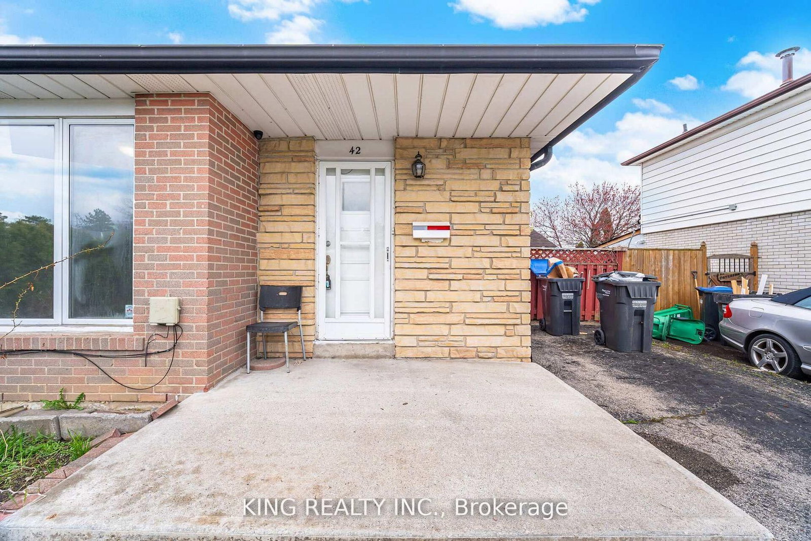 42 Flamingo Crescent • Brampton, ON photo 4