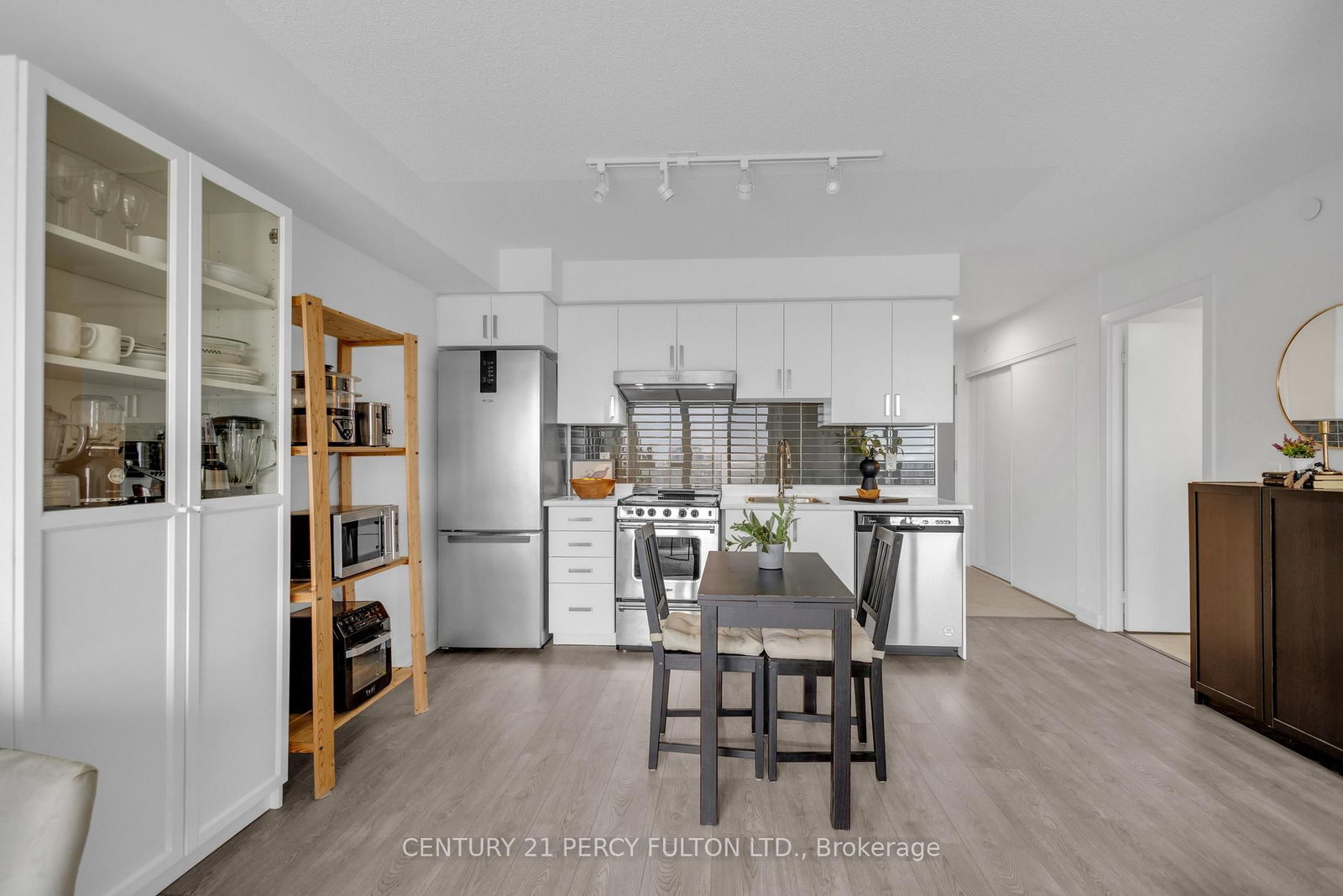 10 Wilby Crescent • #1704 • Toronto, ON photo 11