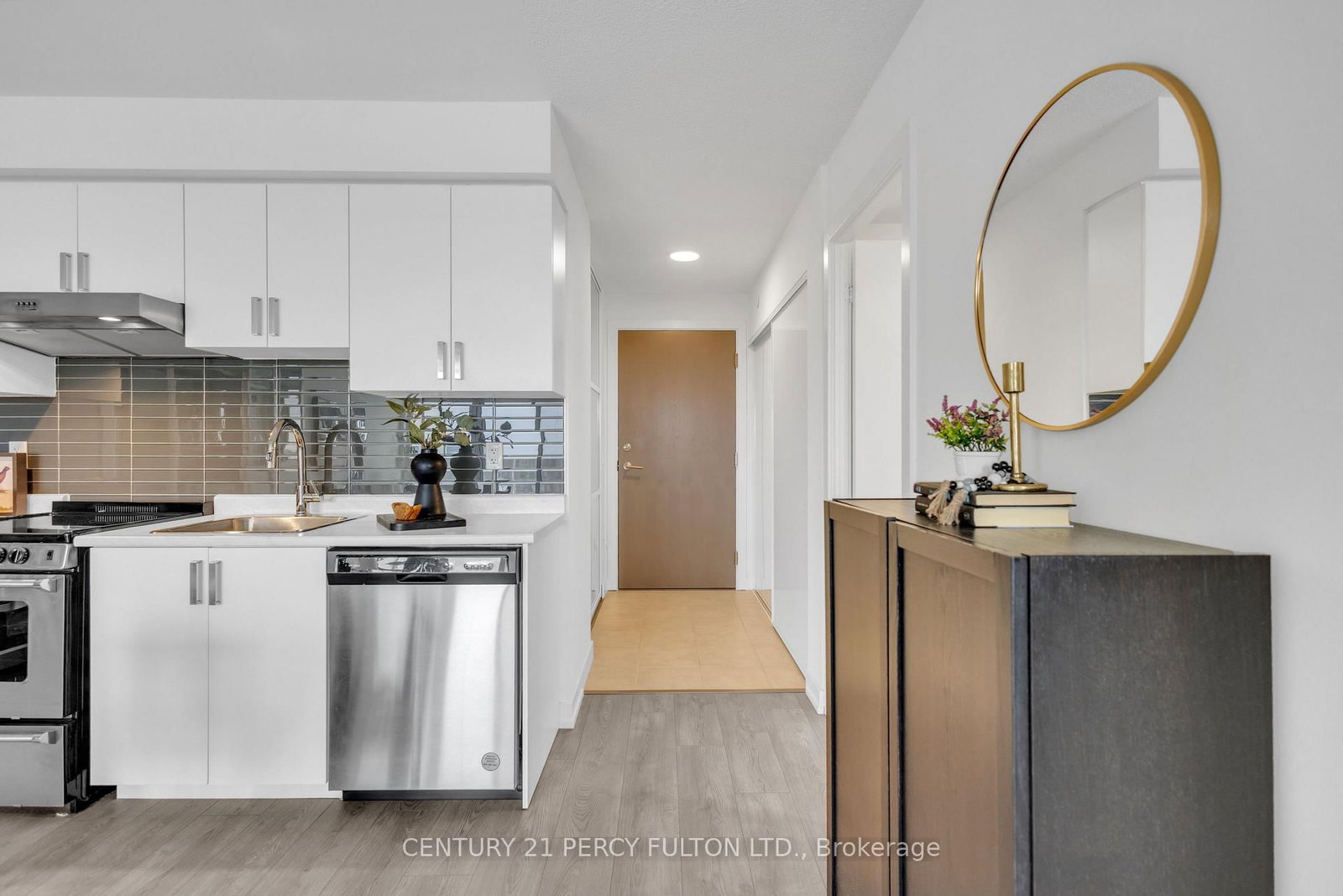 10 Wilby Crescent • #1704 • Toronto, ON photo 9