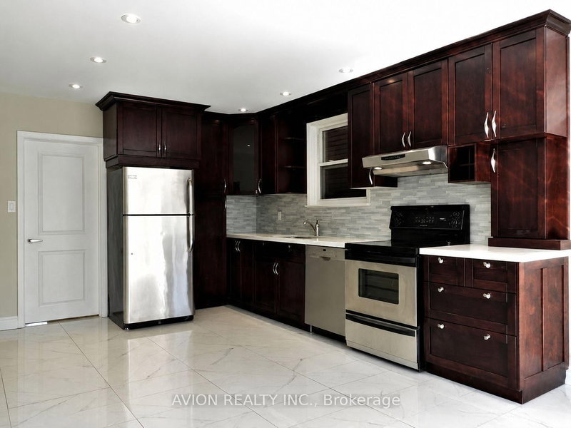 2 - 42 Emerald Crescent