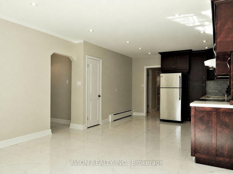 2 - 42 Emerald Crescent
