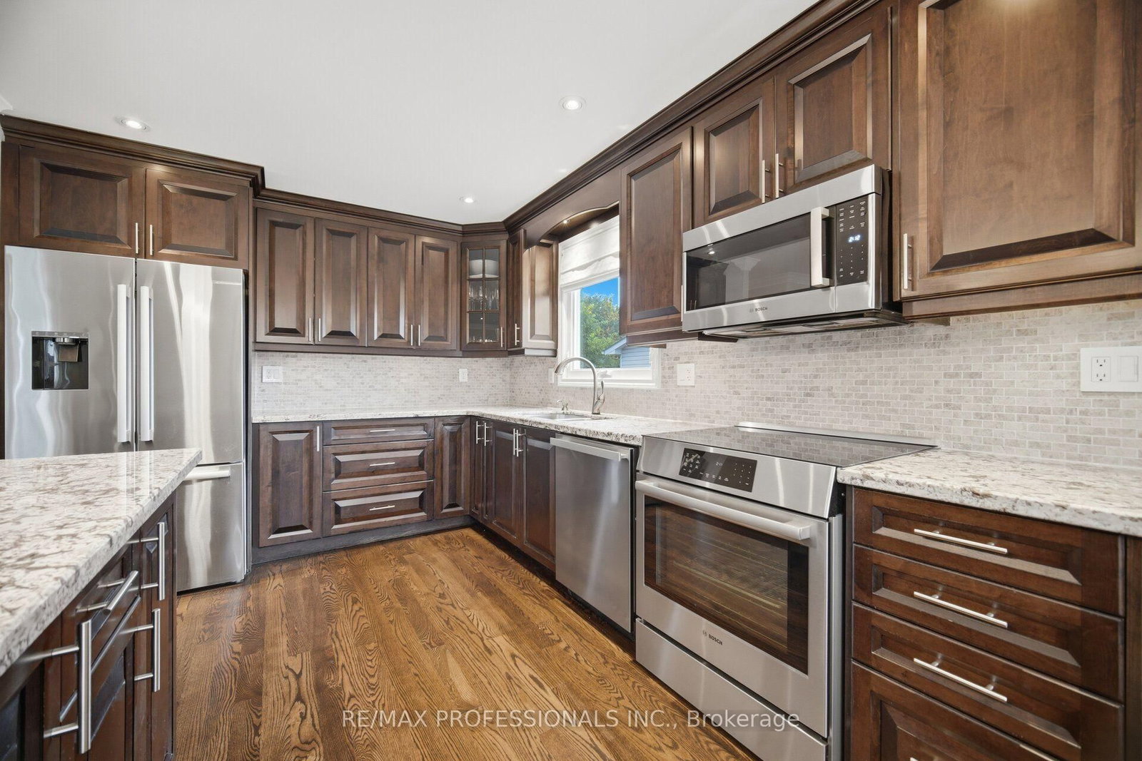 1062 Mississauga Valley Boulevard • Mississauga, ON photo 18