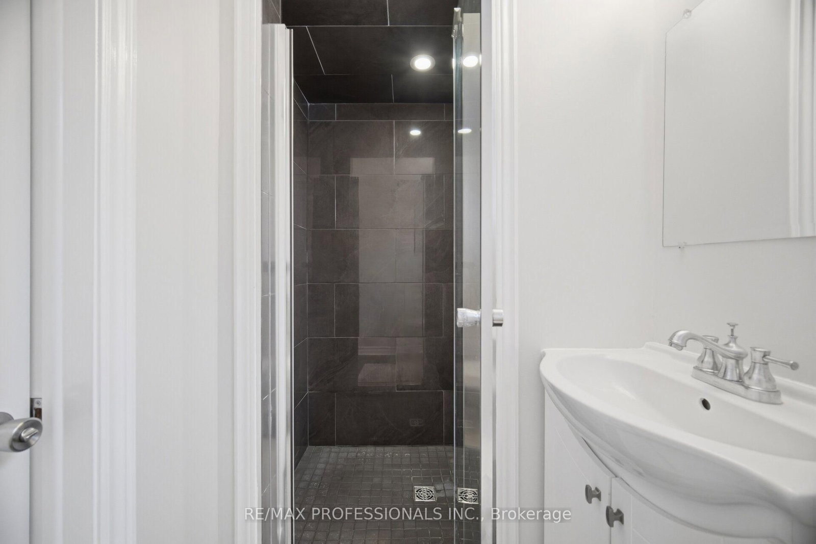 1062 Mississauga Valley Boulevard • Mississauga, ON photo 42