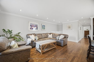 1062 Mississauga Valley Boulevard • Mississauga, ON photo 9
