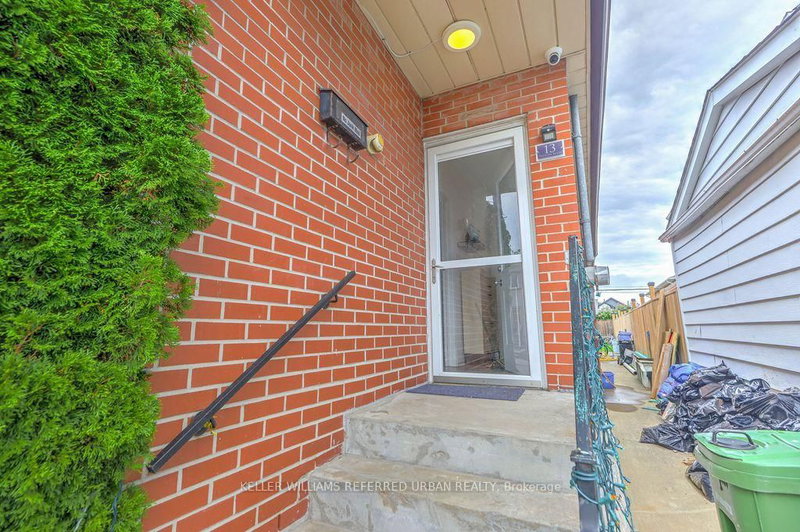13 Teston Boulevard