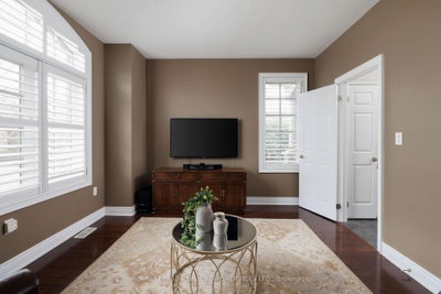 3353 Liptay Avenue • #26 • Oakville, ON photo 8