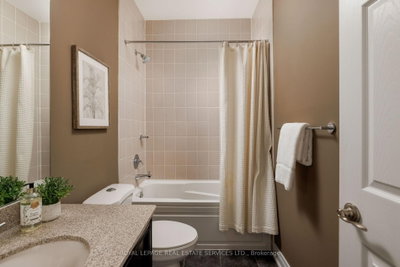 3353 Liptay Avenue • #26 • Oakville, ON photo 9