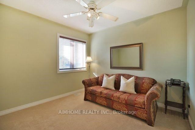 390 Grovehill Road • Oakville, ON photo 12