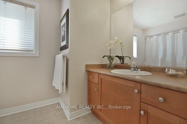 390 Grovehill Road • Oakville, ON photo 13