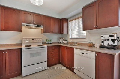 390 Grovehill Road • Oakville, ON photo 6