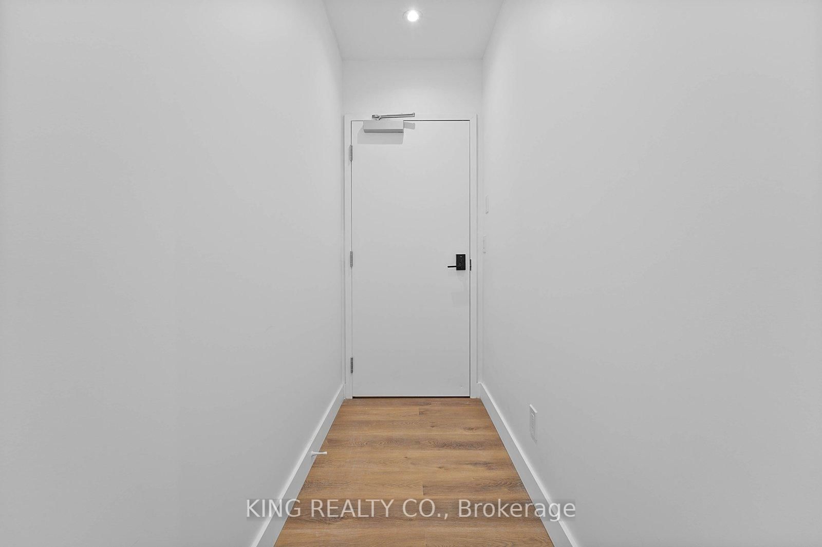202 - 2219 Dundas Street W, Toronto 5