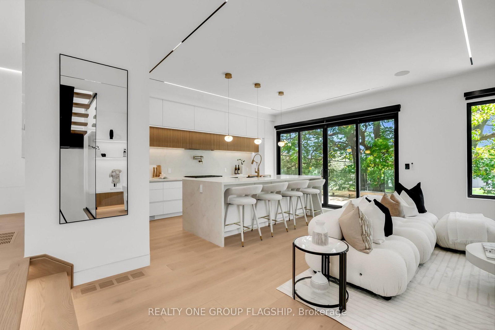 7 Bentley Drive • Toronto, ON photo 14