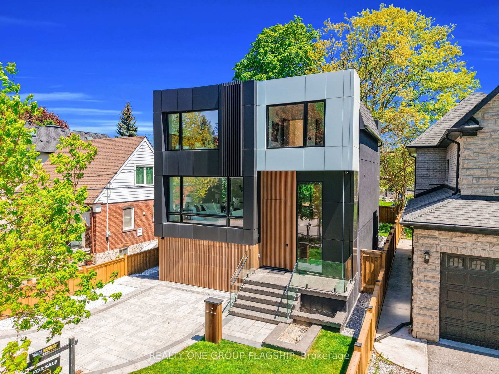7 Bentley Drive • Toronto, ON photo 4