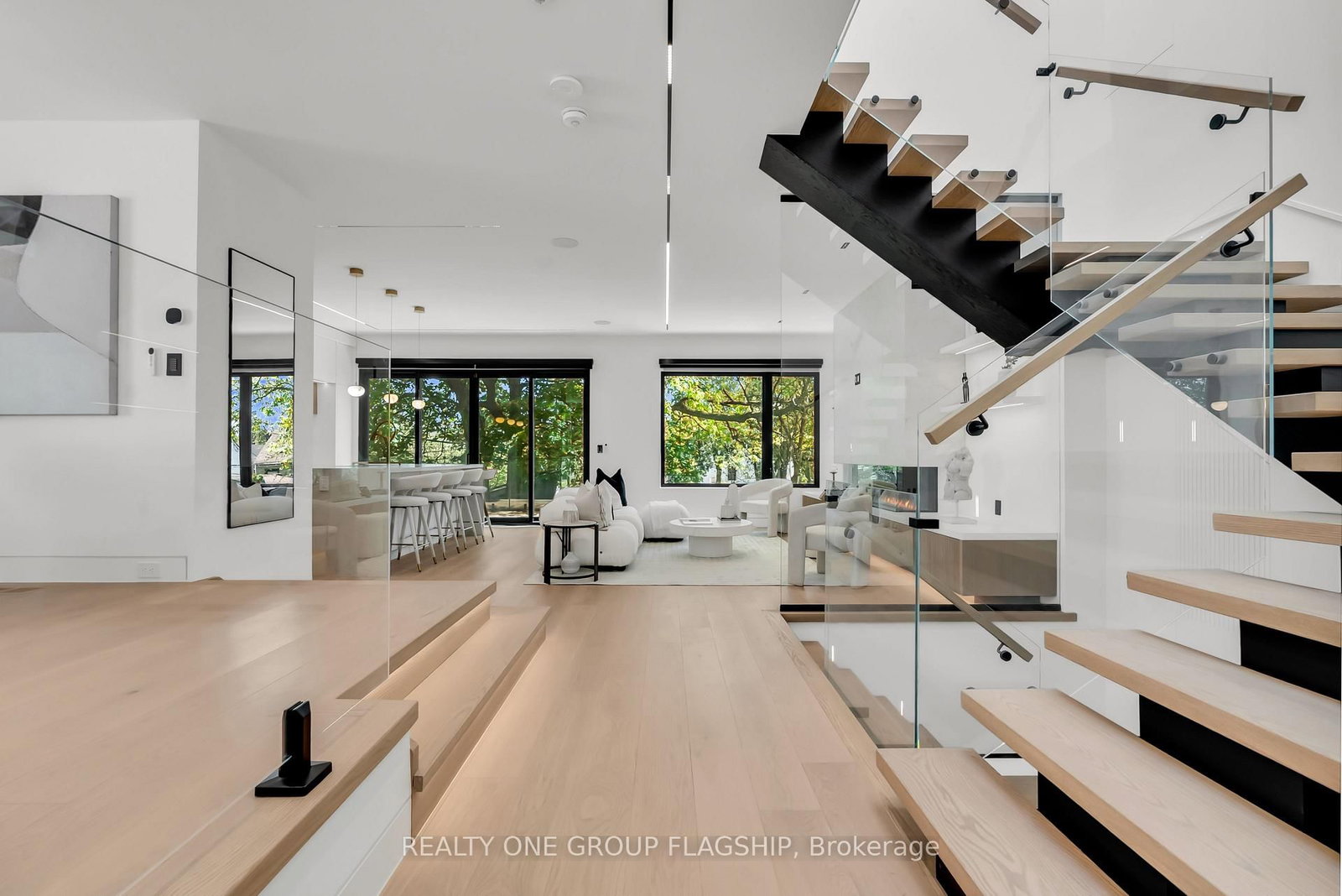 7 Bentley Drive • Toronto, ON photo 6
