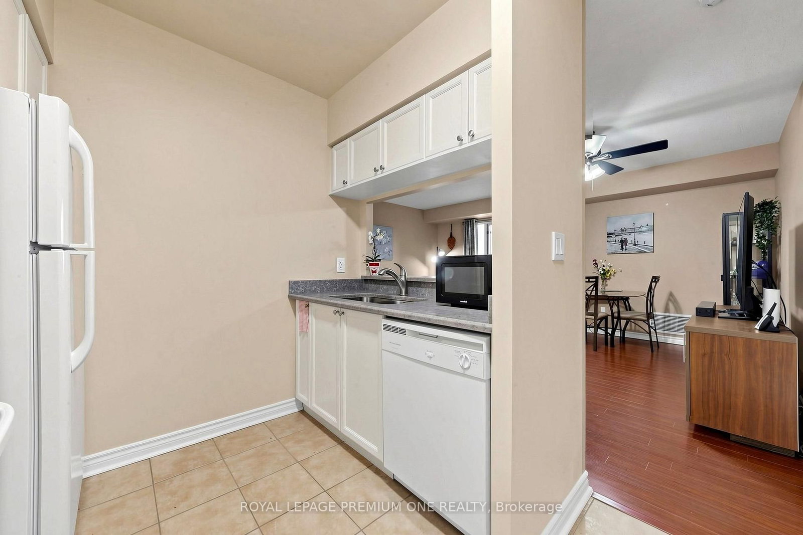 2088 Lawrence Avenue W • #808 • Toronto, ON photo 18
