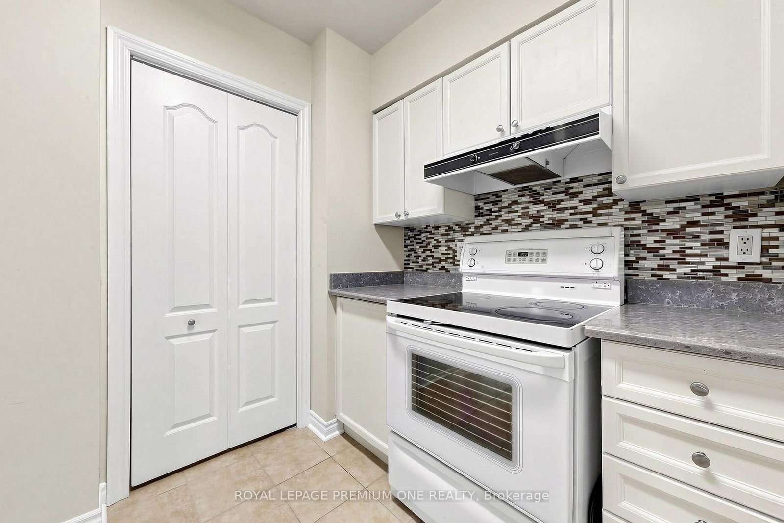 2088 Lawrence Avenue W • #808 • Toronto, ON photo 21