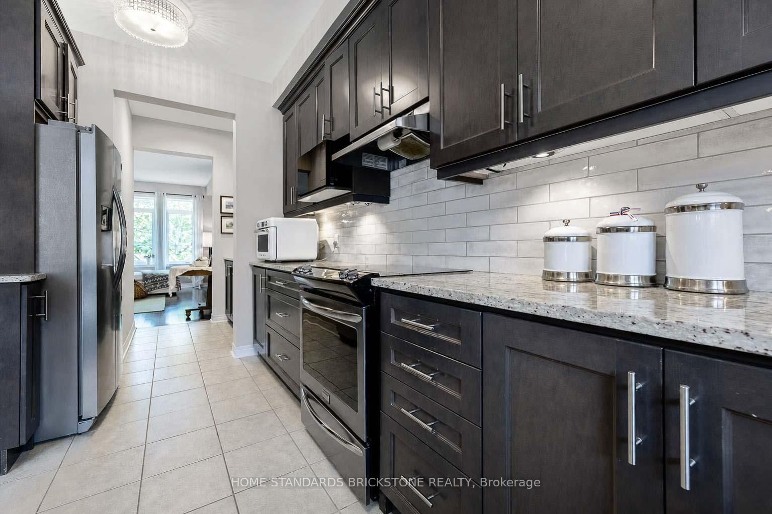 3058 Eberly Woods Drive • Oakville, ON photo 11
