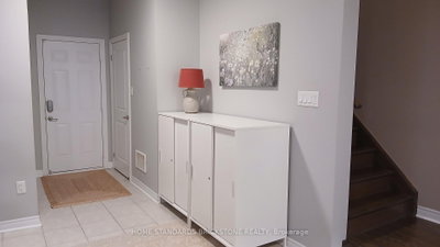 3058 Eberly Woods Drive • Oakville, ON photo 8