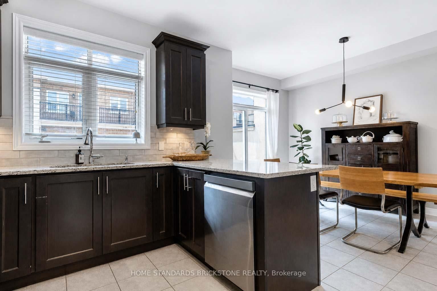 3058 Eberly Woods Drive • Oakville, ON photo 9