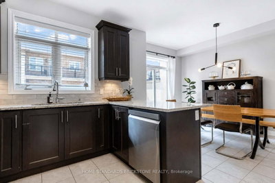 3058 Eberly Woods Drive • Oakville, ON photo 9