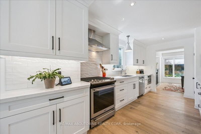 489 Rebecca Oakville,ON L6K 1K8 — Photo 10