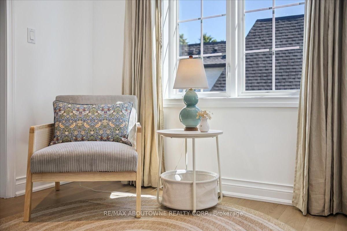 489 Rebecca Street • Oakville, ON photo 22