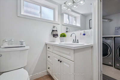 489 Rebecca Oakville,ON L6K 1K8 — Photo 38