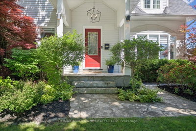 489 Rebecca Street • Oakville, ON photo 4