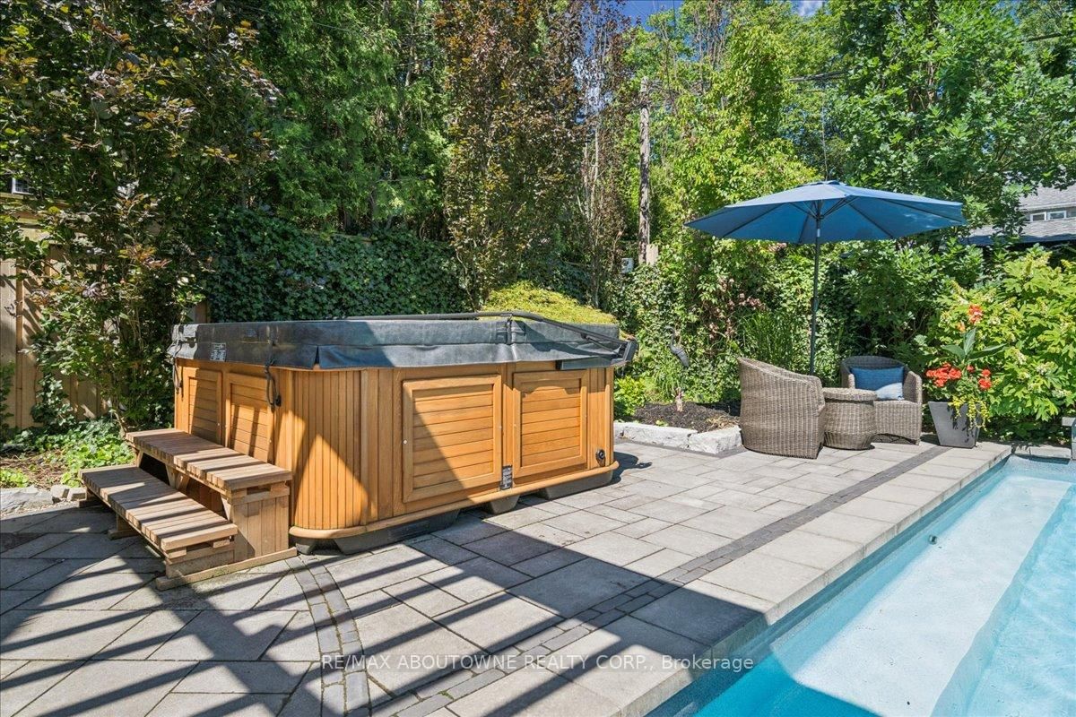 489 Rebecca Street • Oakville, ON photo 43