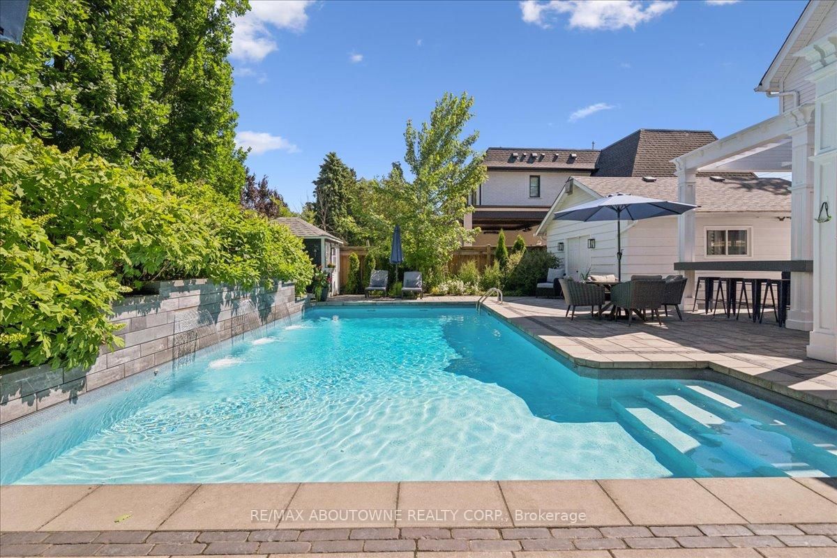 489 Rebecca Street • Oakville, ON photo 44