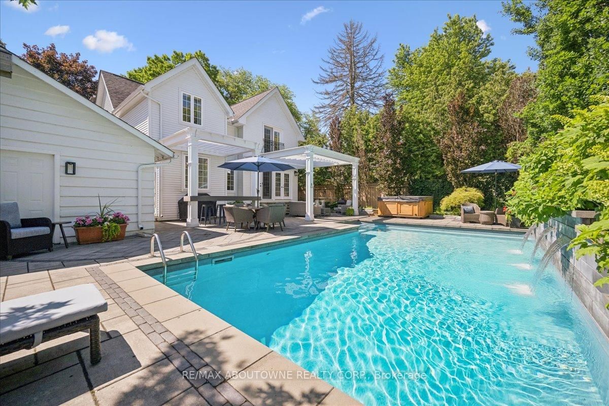 489 Rebecca Street • Oakville, ON photo 46