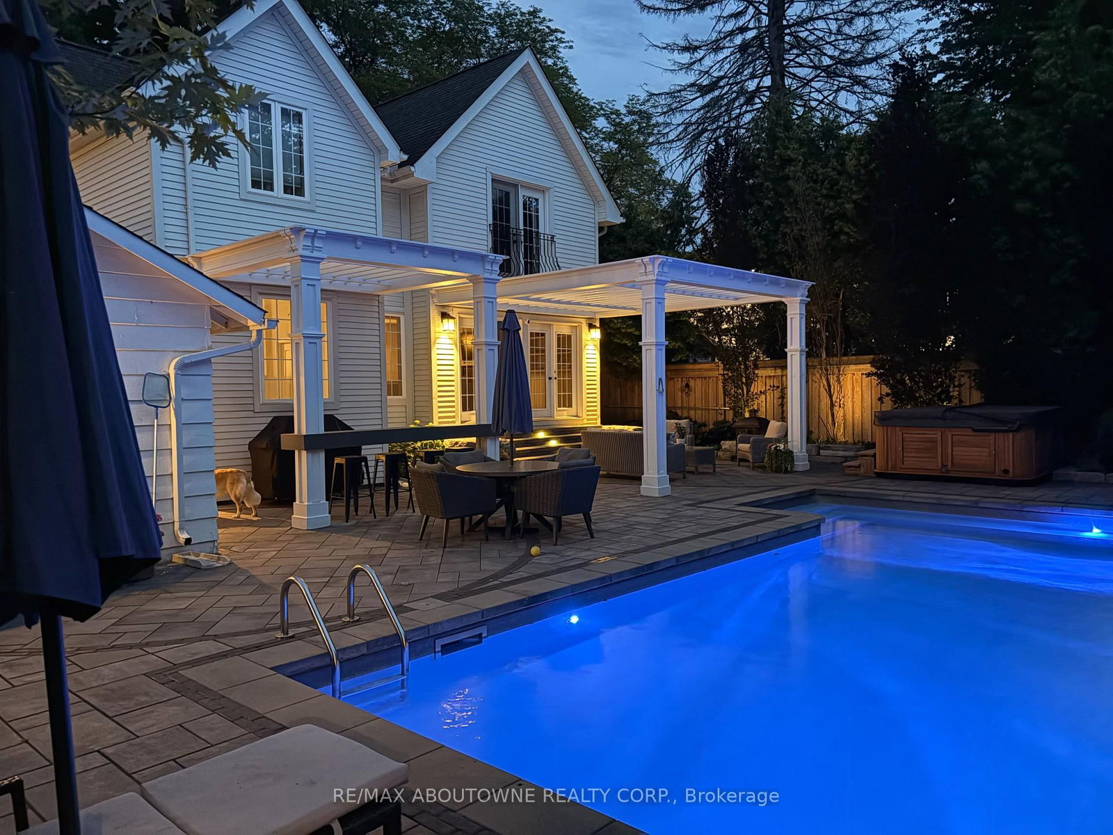 489 Rebecca Street • Oakville, ON photo 48