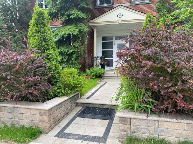 12 - 2675 Bloor Street W