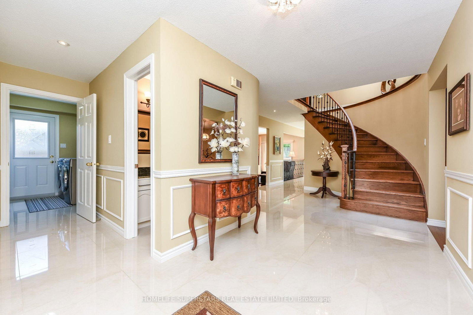 168 River Oaks Boulevard E • Oakville, ON photo 4