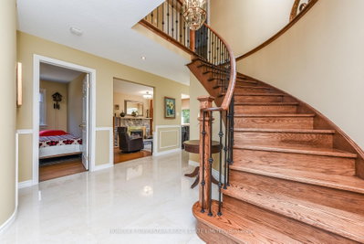 168 River Oaks Boulevard E • Oakville, ON photo 5