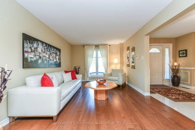 168 River Oaks Boulevard E • Oakville, ON photo 6
