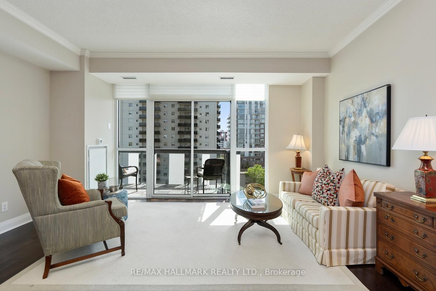1 Hurontario Mississauga,ON L5G 0A3 — Photo 3