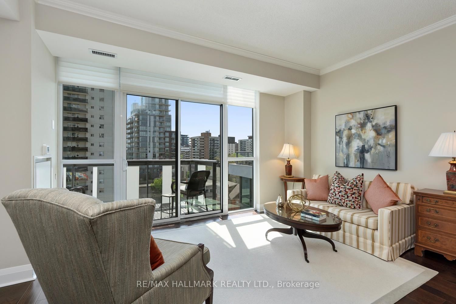 1 Hurontario Mississauga,ON L5G 0A3 — Photo 4