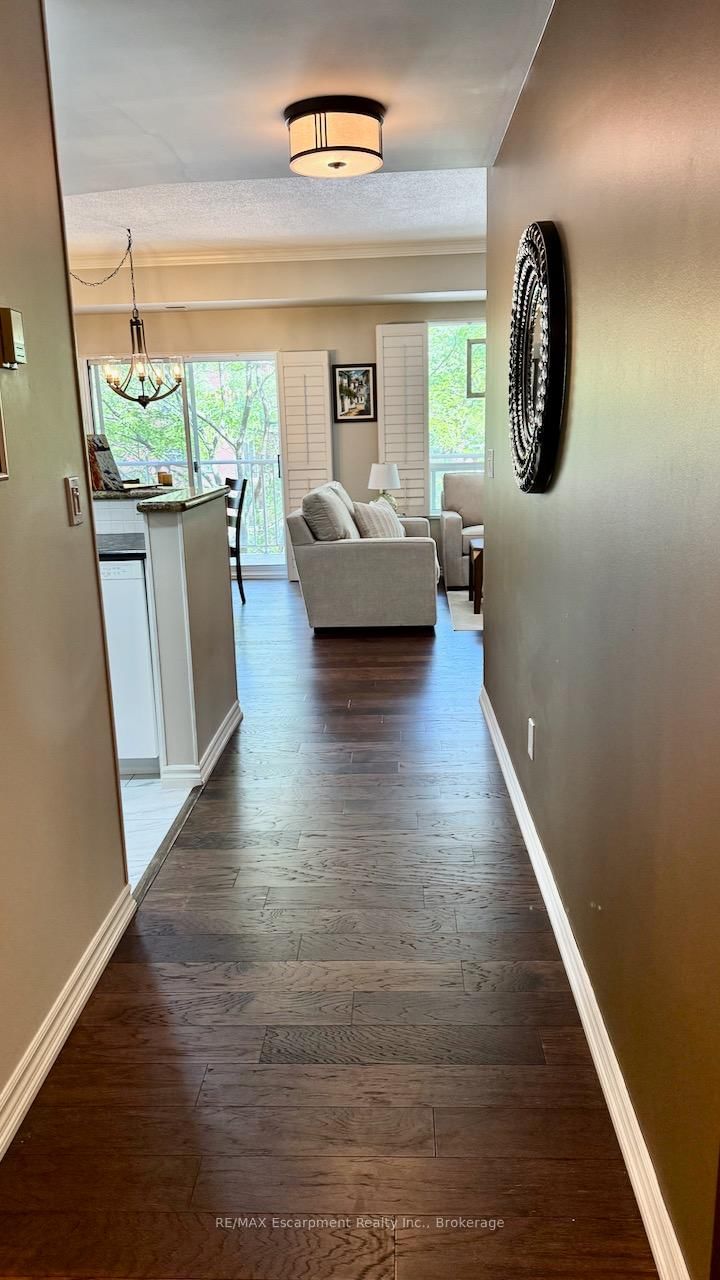 5188 Lakeshore Road • #310 • Burlington, ON photo 4