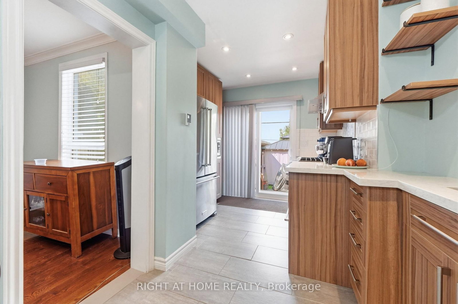 16 Greendale Avenue • Toronto, ON photo 12
