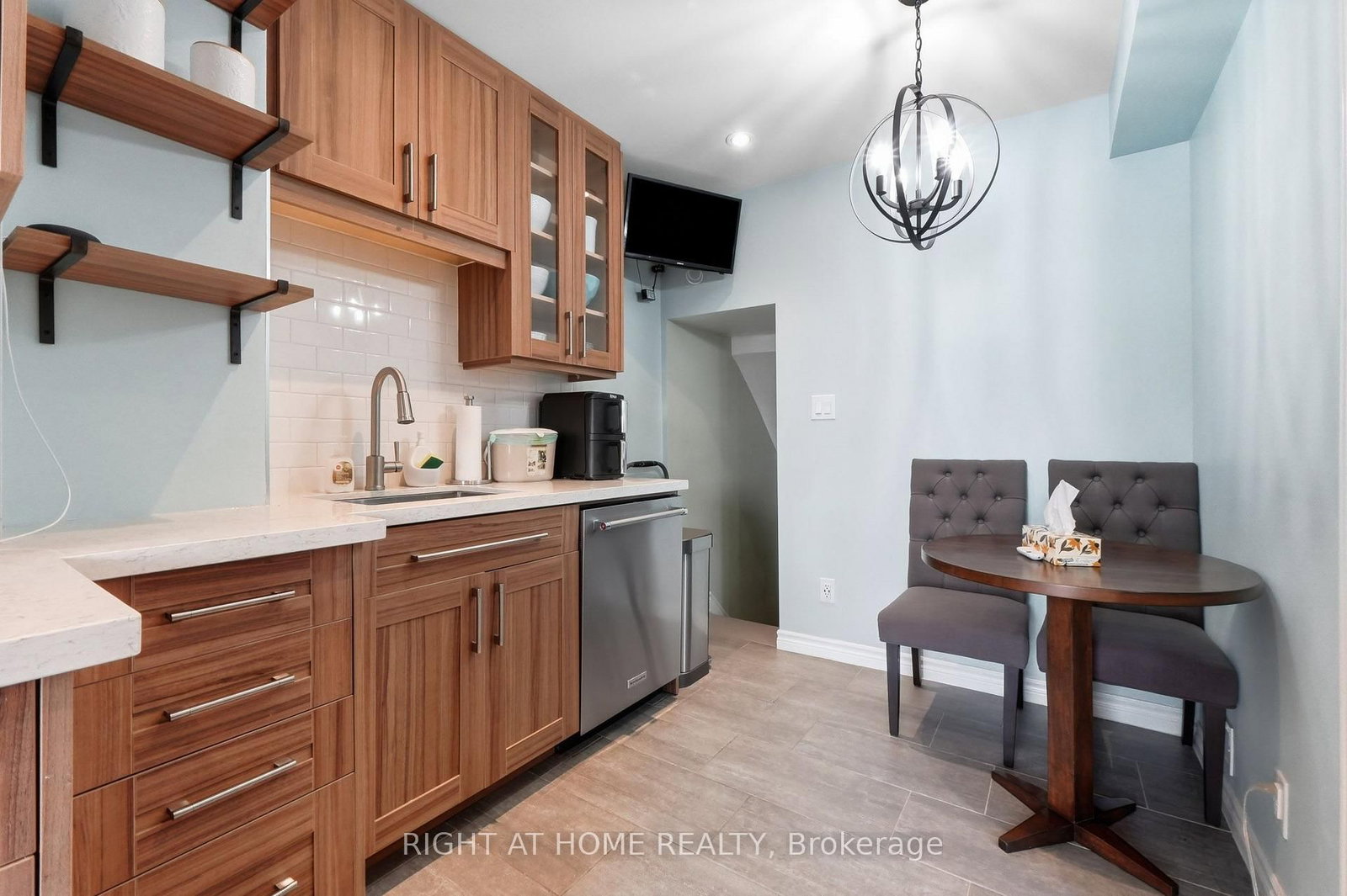 16 Greendale Avenue • Toronto, ON photo 16
