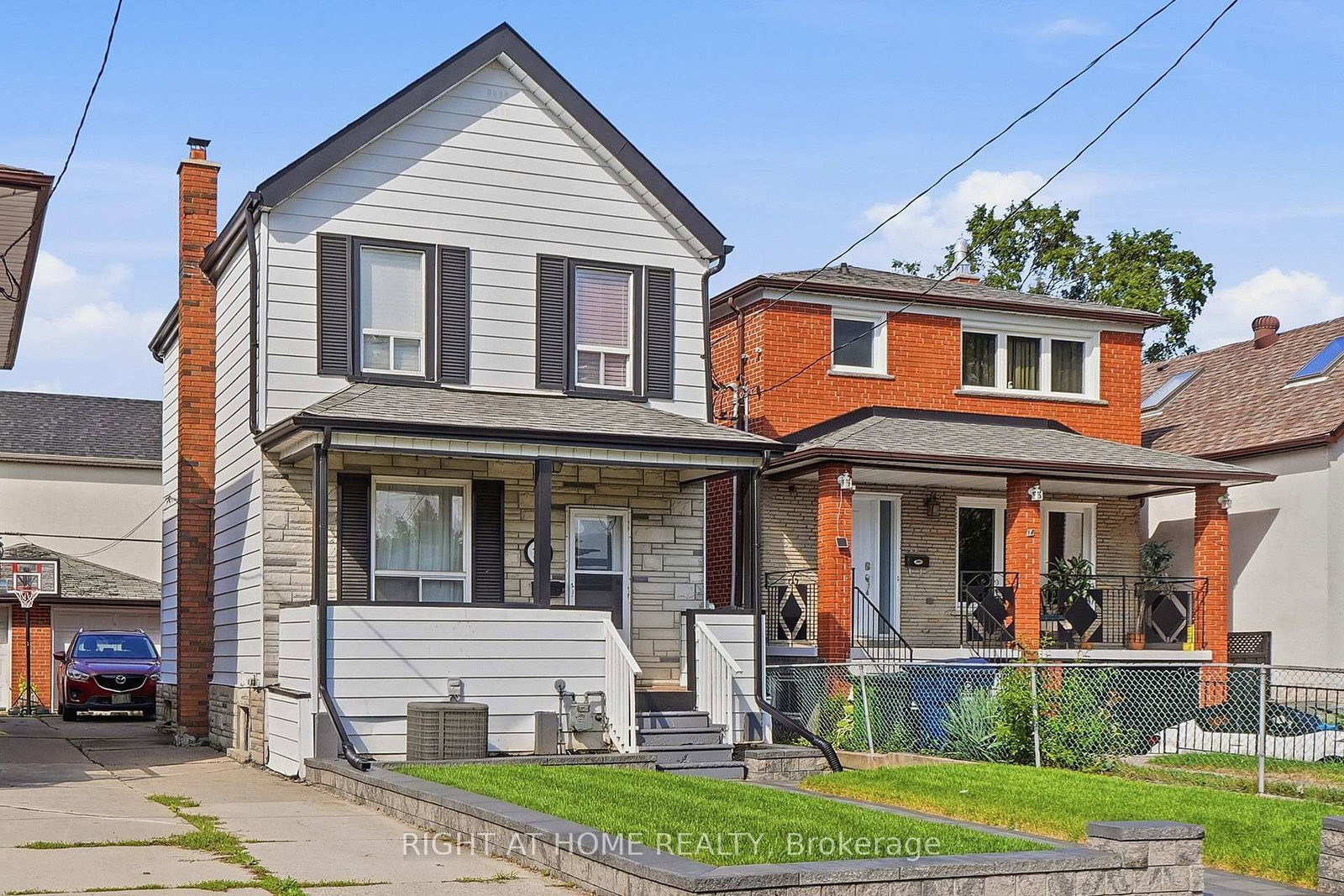 16 Greendale Avenue • Toronto, ON photo 3