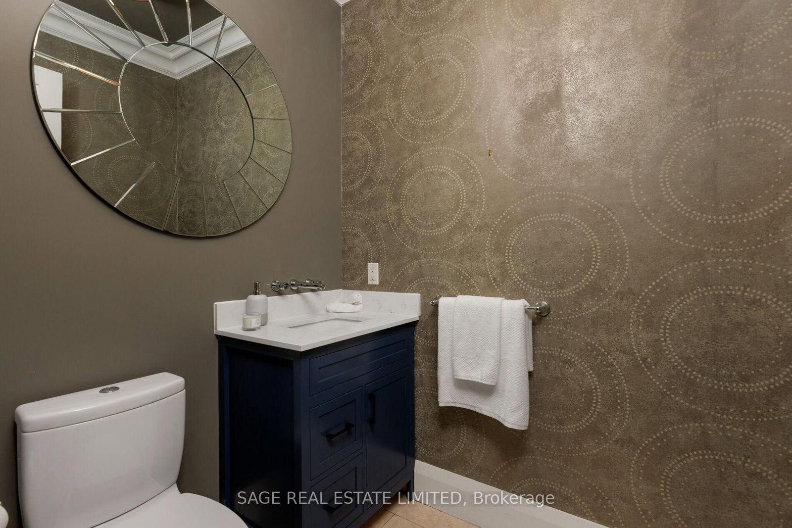 39 Loyalist Road • Toronto, ON photo 18