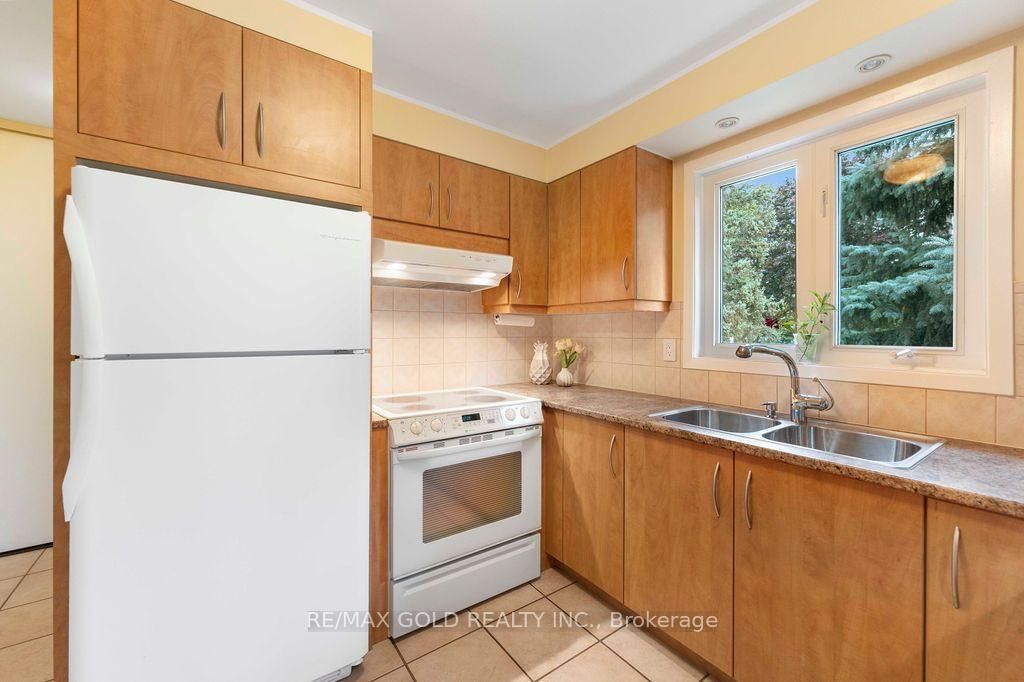 29 Carberry Crescent • Brampton, ON photo 11